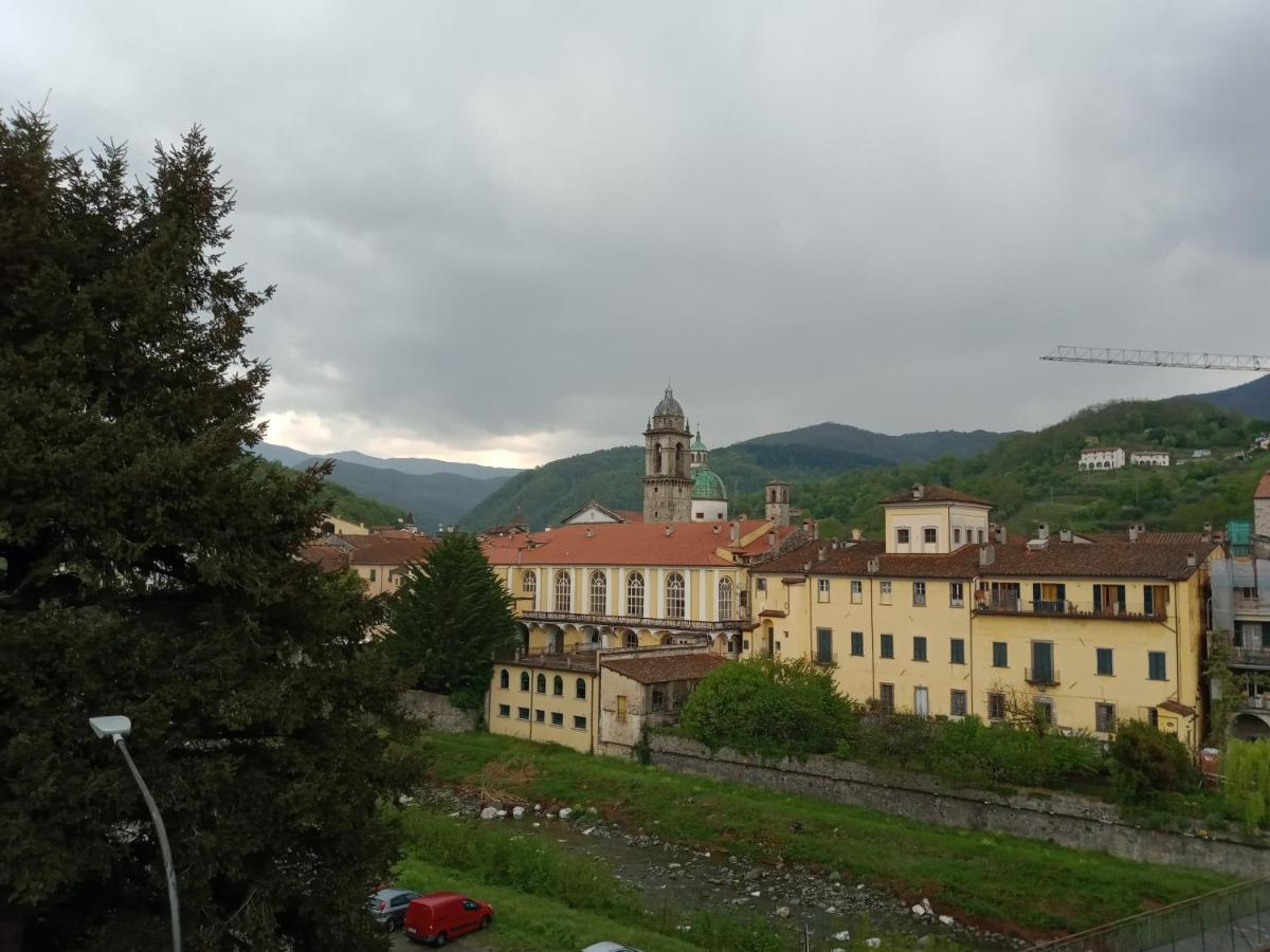 Casa Con Vista - Border House - Pontremoli Apartment Luaran gambar